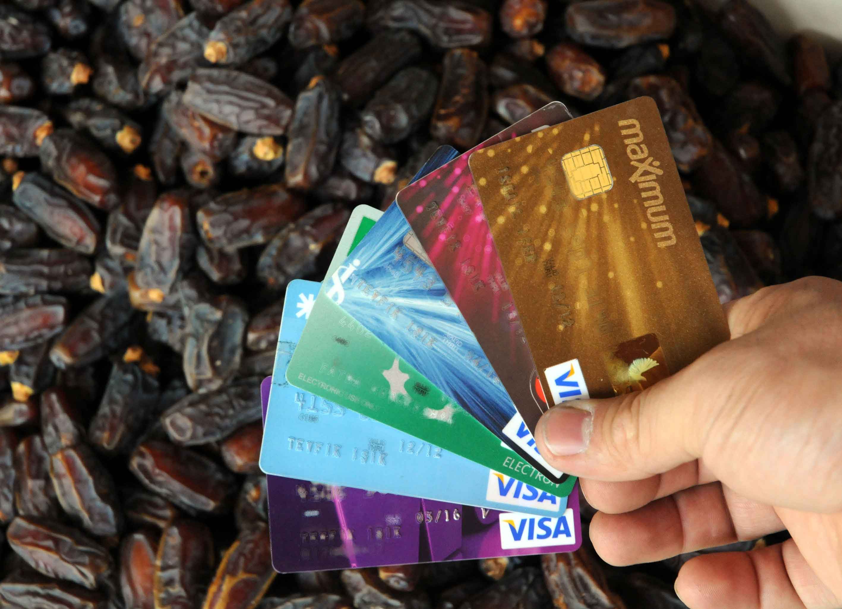 KREDİ KARTLARINDA RAMAZAN REKABETİ 