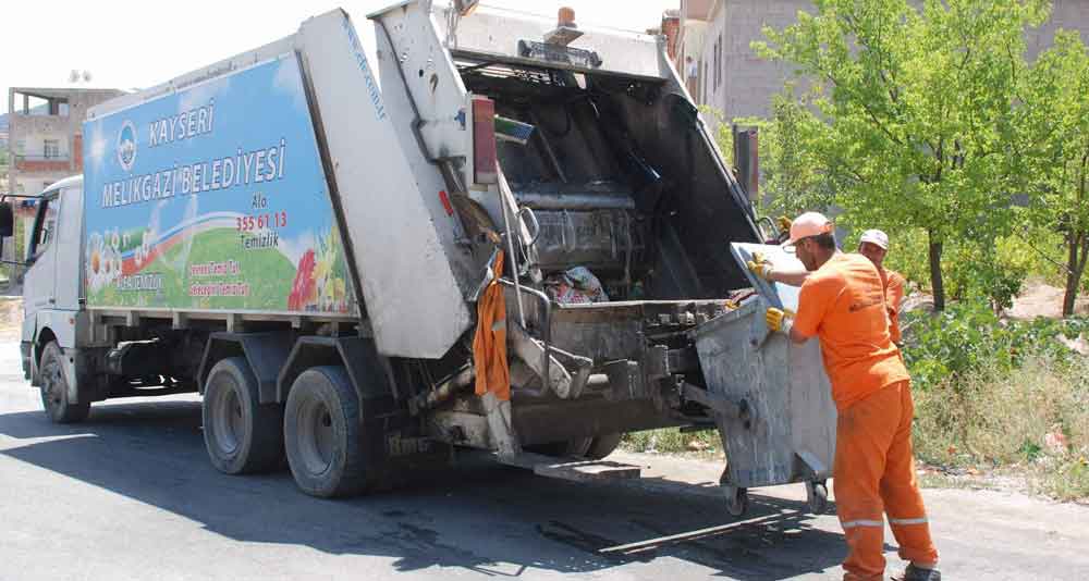 SULU ÇÖPLERE DİKKAT !