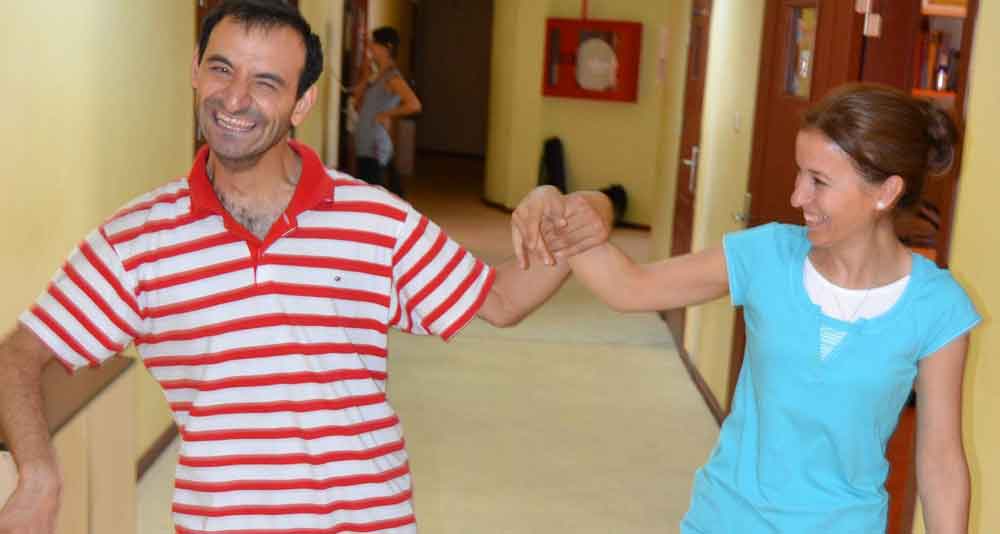 SEKİZ YILDIR HALI DOKUMASI YAPIYOR