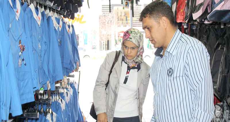 OKUL ALIŞVERİŞİ ESNAFIN YÜZÜNÜ GÜLDÜRDÜ 