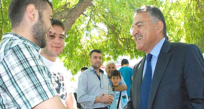 BÜYÜKKILIÇ ÜNİVERSİTE ÖĞRENCİLERİNE ‘HOŞGELDİNİZ’ DEDİ