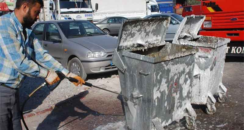 MELİKGAZİ BELEDİYESİ ÇÖP KUTULARINI YIKADI