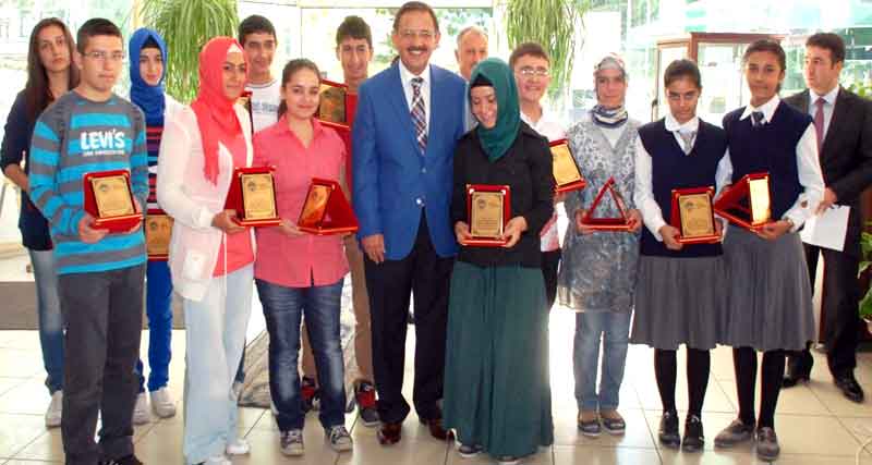 BAŞKAN ÖZHASEKİ GÜLEN YÜZLERLE BULUŞTU