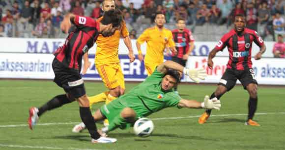 BİR ÇİÇEKLE, BAHAR MI GELDİ SANDIN?