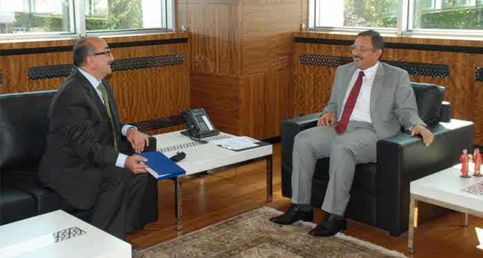 BAŞKAN MEHMET ÖZHASEKİ ERDOĞAN KÖŞKE, GÜL PARTİNİN BAŞINA GEÇMELİ