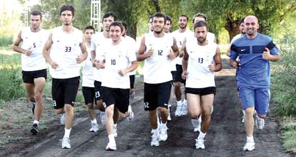 ŞEKERSPOR SERİYİ BOZMAK İSTEMİYOR!