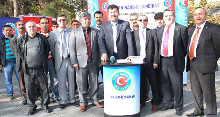 VERGİ ADALETSİZLİĞİNE KARŞI İMZA TOPLADILAR