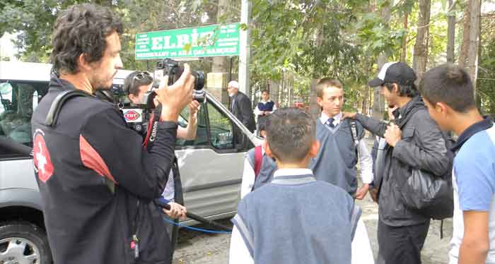 TRT KULAKTAN KULAĞA PROGRAMININ ÇEKİMLERİ DEVELİ’DE YAPILDI