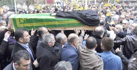 ÖMER UZUNEFE TOPRAĞA VERİLDİ