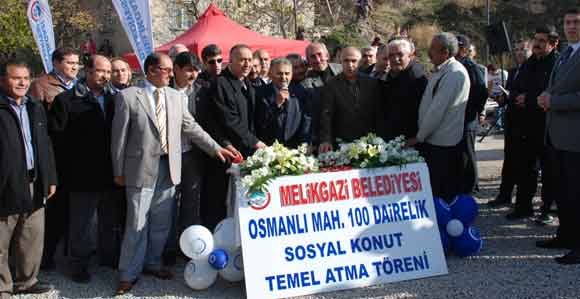 MELİKGAZİ 100 DAİRELİK SOSYAL KONUTLARIN TEMELİNİ ATTI