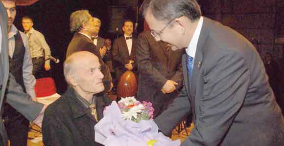 BÜYÜKŞEHİR, DEĞERLERE SAHİP ÇIKIYOR