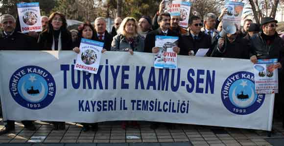 TÜRKİYE KAMU-SEN ÜYELERİ MAAŞ BORDROLARINI YAKTI