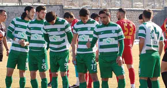 ŞEKER, LİDERE DİRENEMEDİ!