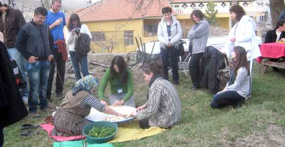 KÜLTÜRLERİN AVRUPALI KAŞİFLERİ BÜNYAN’DA BULUŞTU