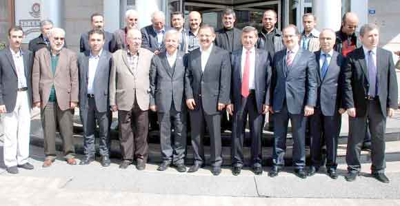 YAZARLAR ZİRVE ŞEHİRDE BULUŞTU