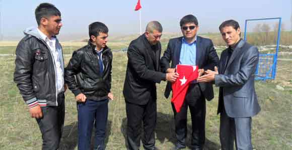 MERHUM ALPARSLAN TÜRKEŞ ANILIYOR 