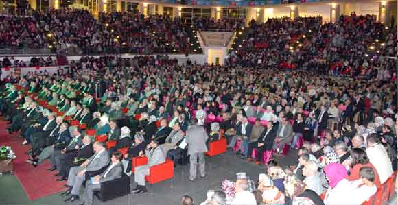ONUN SEVGİSİ SALONLARI DOLDURDU.