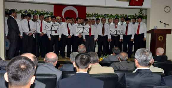 VALİ YILMAZ, TASHİH-İ HURUF KURSİYERLERİNİN MEZUNİYET TÖRENİNE KATILDI