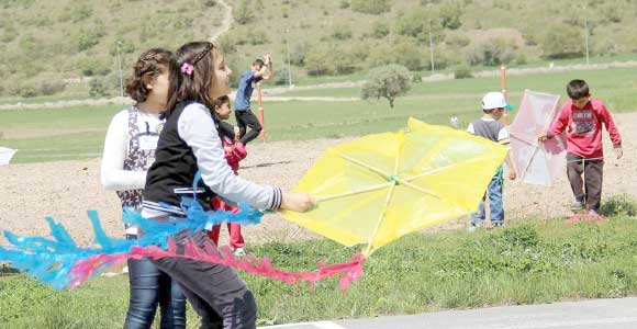 MİNİKLERİN HAYALLERİNİ UÇURDULAR