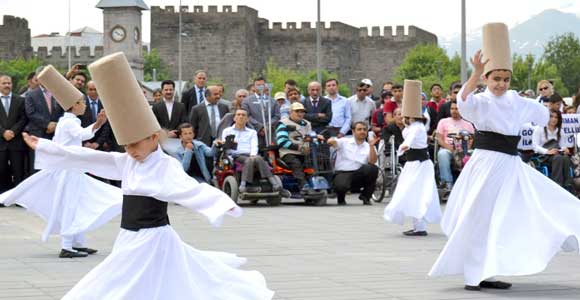 ENGELLİLER HAFTASI KUTLANMAYA BAŞLADI 