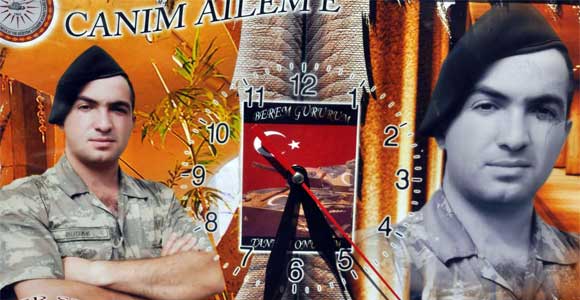 ASKERİN ANNESİNDEN YÜREK YAKAN AĞIT