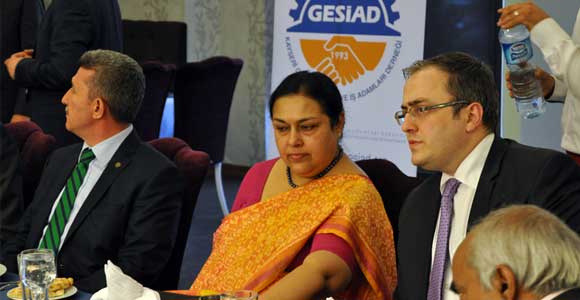 GENÇ SANAYİCİLERE  HİNDİSTAN TANITILDI